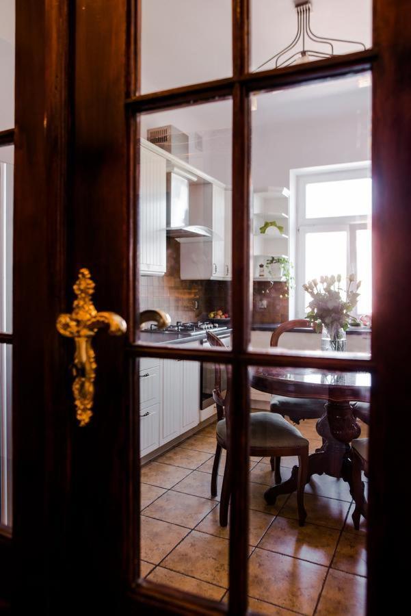ורשה Halby Luxury Rooms Chmielna 73B מראה חיצוני תמונה